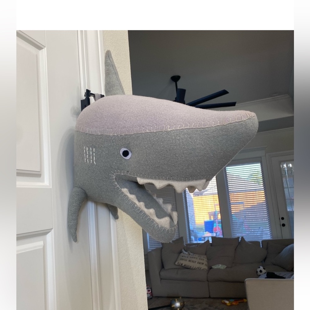 Pillowfort Shark mount